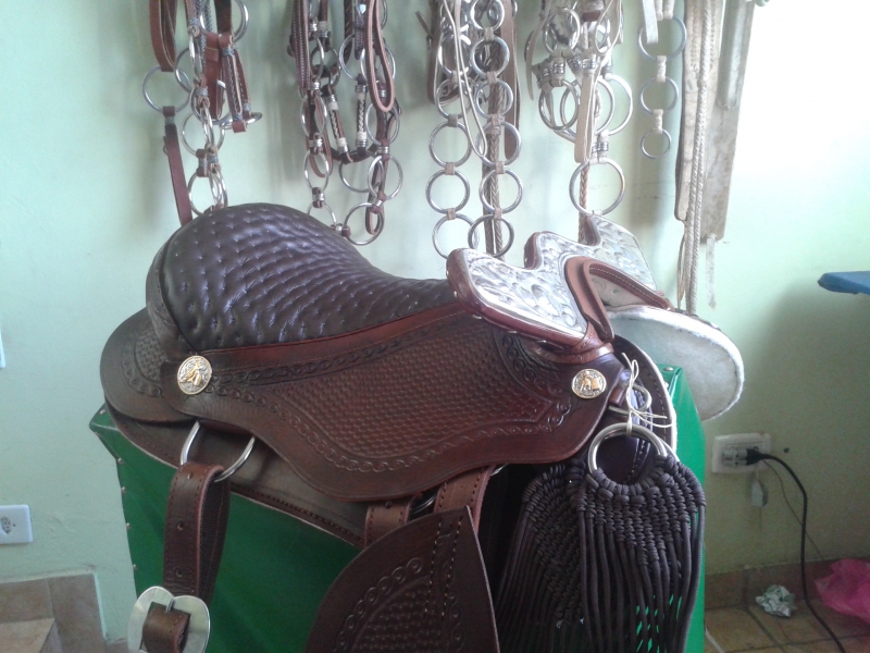 sellier-ST JEAN CAP FERRAT-min_saddlery-614193